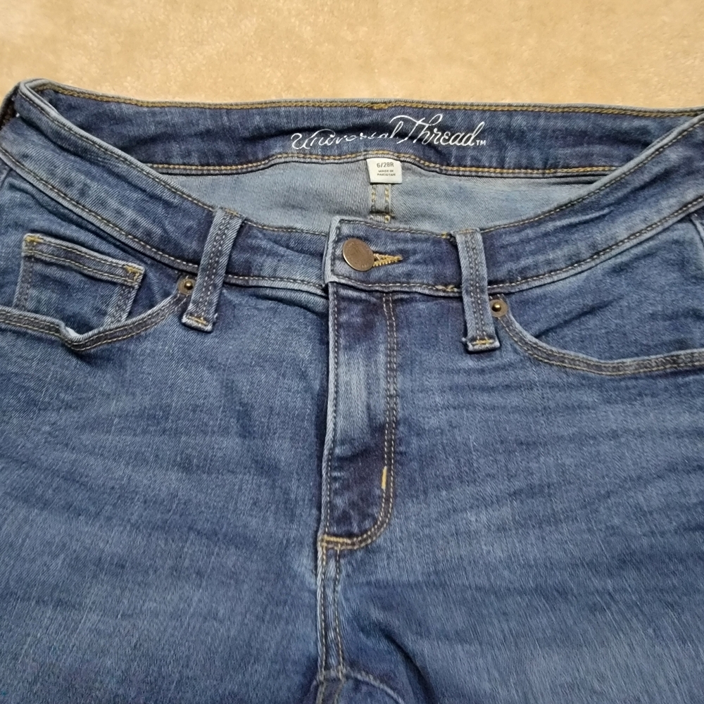 Universal Threads Jeans - Picture 2 of 7